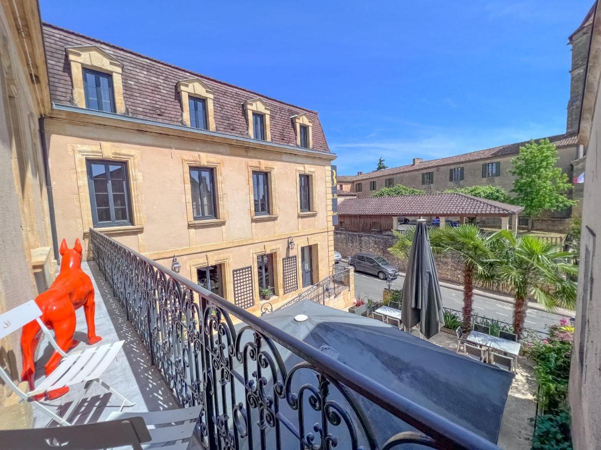 Le B Bed & Breakfast Belves Exterior photo